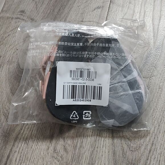 Old Navy‎ New With Tag Size 3-6 Months Faux-Leather Double-Buckle Sandals - Picture 6 of 7